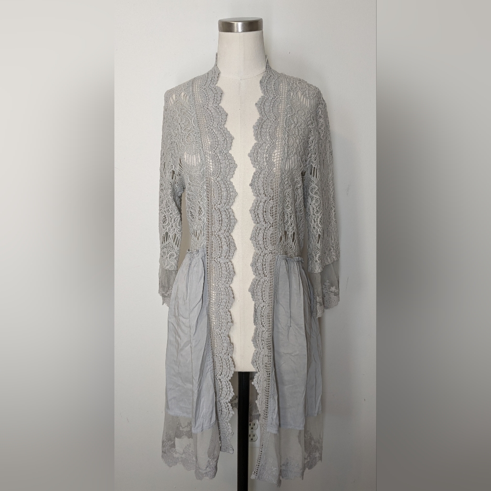 BKE Boutique Long Lace Knit Gray Open Cardigan Medium